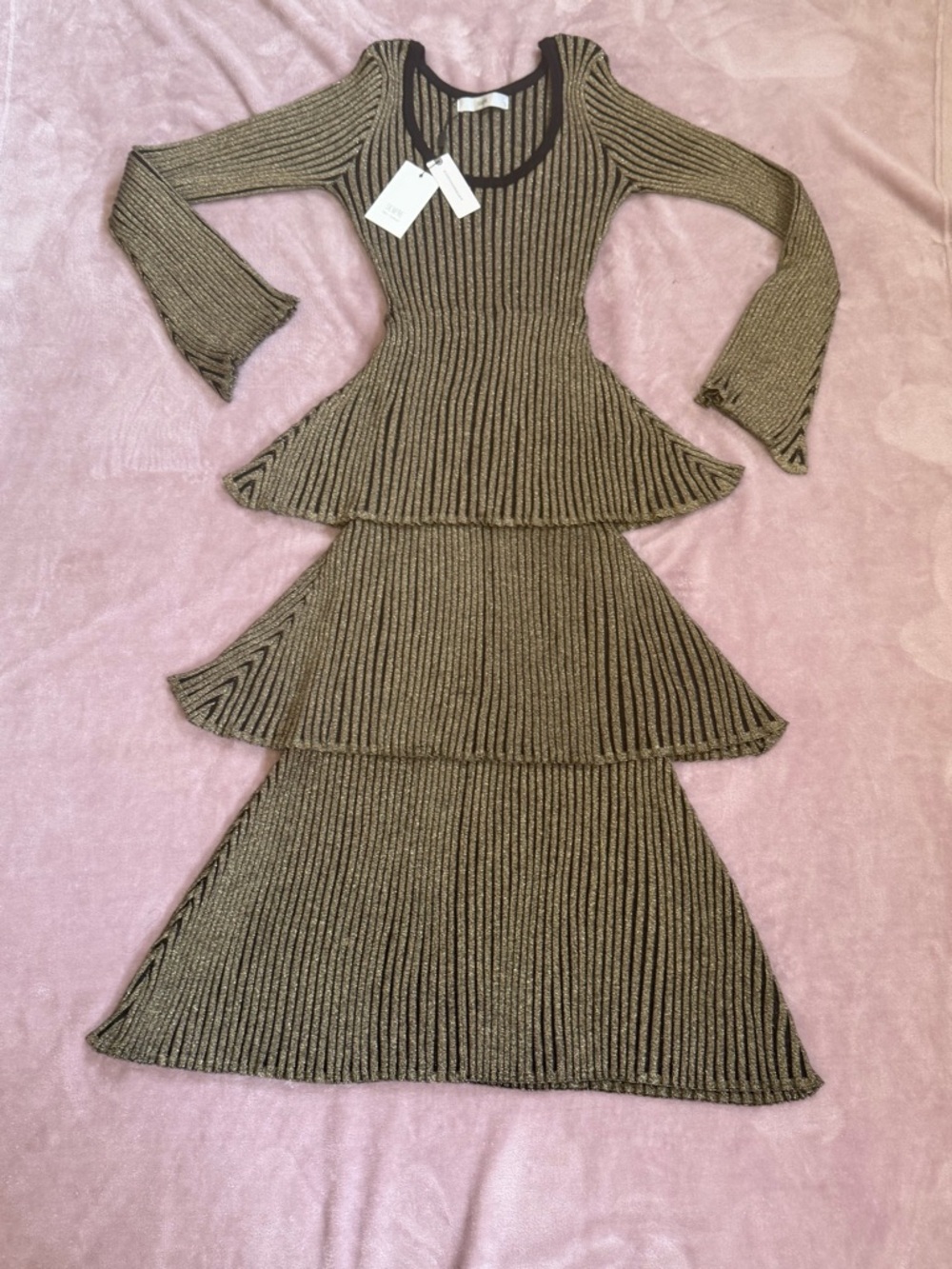Anthropologie Siempre Multi Tiered Shimmer Knit Fabrication Mididress Size: S - Picture 4 of 6